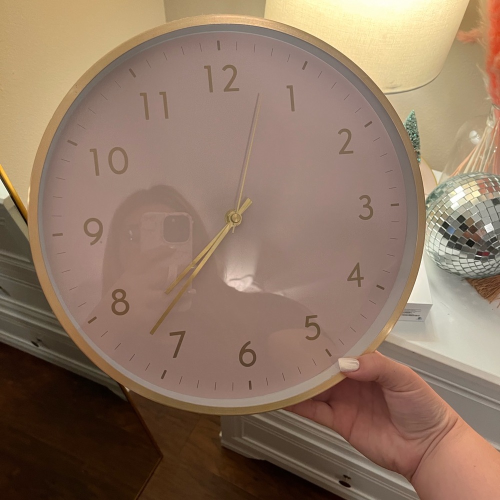 BRAND NEW PINK & GOLD CLOCK